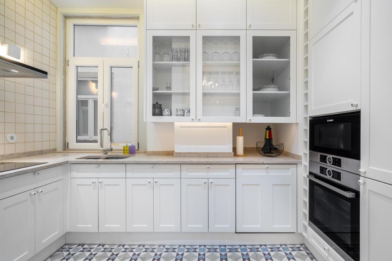 Whome Luxury Stay In Prime Location W/ Ac, Lift & Private Patio Lisbona Esterno foto